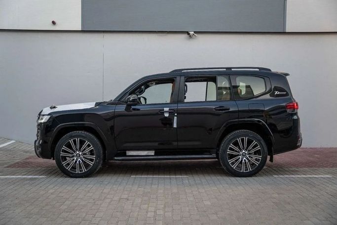 Новый Toyota Land Cruiser 300 Series, 3.4 л, 2026 в Дубае от Mercury Global FZCO Черный цвет. GCC | AUTO.AE