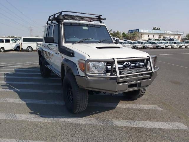 مستعملة Toyota Land Cruiser 70 Series 70 Series Facelift 1, 4.5 l, 2014 في في دبي من SONDOS MOTORS FZE، اللون أبيض. أخرى | AUTO.AE