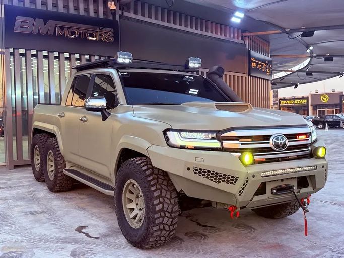 Новый Toyota Land Cruiser Twin Turbo 300 Series, 3.4 л, 2022 в Дубае от BM Motors  Зеленый цвет. GCC | AUTO.AE