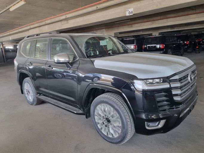 جديدة Toyota Land Cruiser Twin Turbo السلسلة 300, 3.4 l, 2025 في في دبي من Global Motors، اللون أسود. المواصفات الأوروبية | AUTO.AE