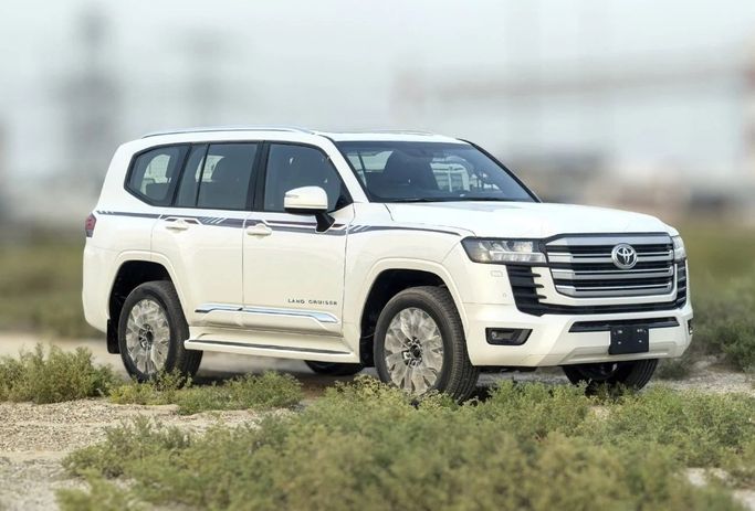 New Toyota Land Cruiser 300 Series, 4.0 l, 2025 in Dubai by ZOHAAN MOTORS FZCO, White color. GCC Specs | AUTO.AE | Listing #239509