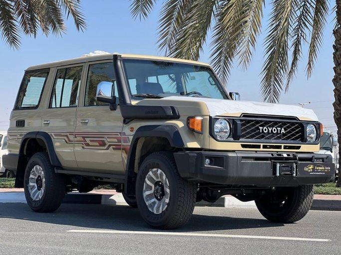 Новый Toyota Land Cruiser 70 Series Рестайлинг 2, 4.0 л, 2024 в Дубае от FORMULA AUTO Светло-коричневый цвет.  | AUTO.AE | Объявление #239974