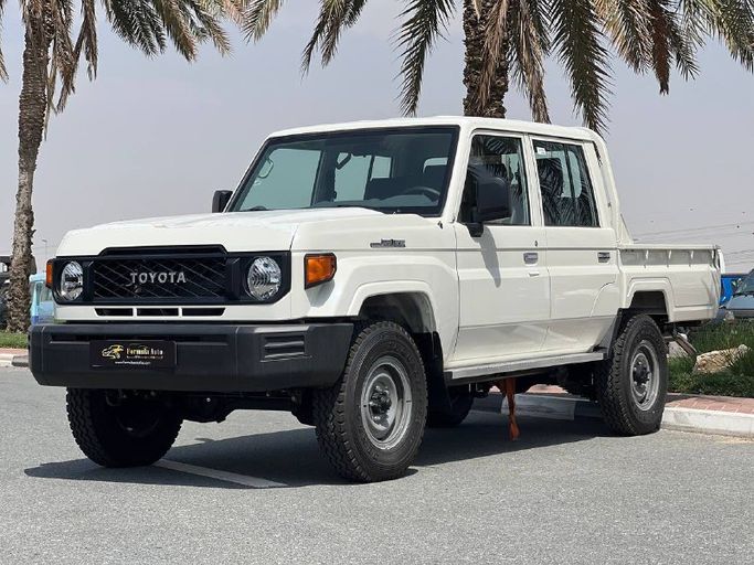 Новый Toyota Land Cruiser 70 Series Рестайлинг 2, 4.2 л, 2024 в Дубае от FORMULA AUTO Белый цвет.  | AUTO.AE | Объявление #239977