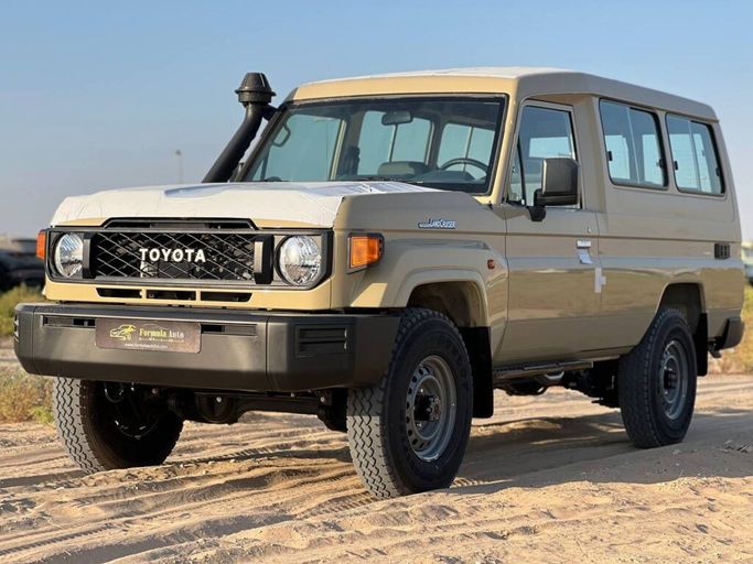 Новый Toyota Land Cruiser 70 Series Рестайлинг 2, 4.5 л, 2024 в Дубае от FORMULA AUTO Бежевый цвет.  | AUTO.AE | Объявление #239995