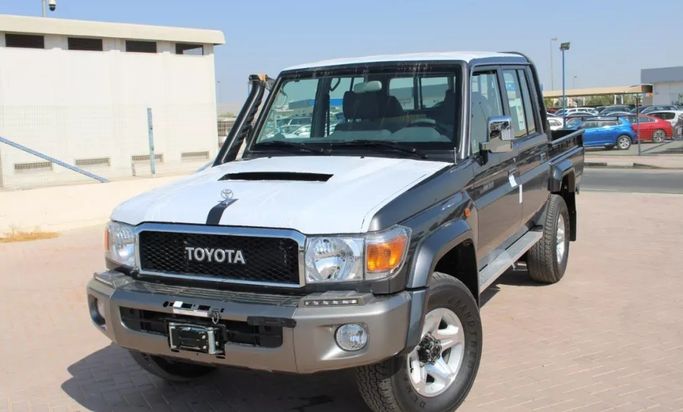 Новый Toyota Land Cruiser 70 Series Рестайлинг 1, 4.5 л, 2023 в Дубае от Emad Motors FZCO Черный цвет.  | AUTO.AE