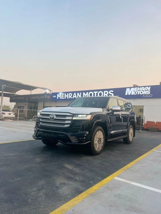 Новый Toyota Land Cruiser 300 Series, 3.3 л, 2025 в Дубае от Mehran Motors Черный цвет. GCC | AUTO.AE