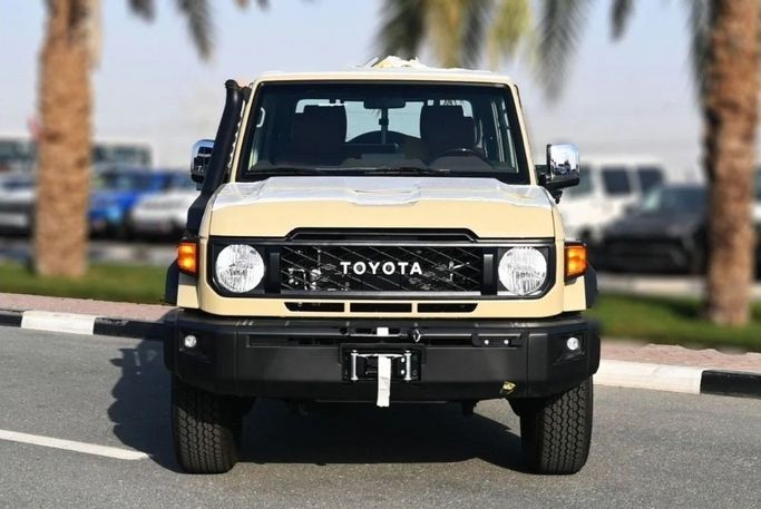 جديدة Toyota Land Cruiser 70 Series 70 Series Facelift 2, 2.8 l, 2024 في في دبي من Hussein Ghulam Motors FZCO، اللون بيج. مواصفات الخليج | AUTO.AE | إعلان #243215