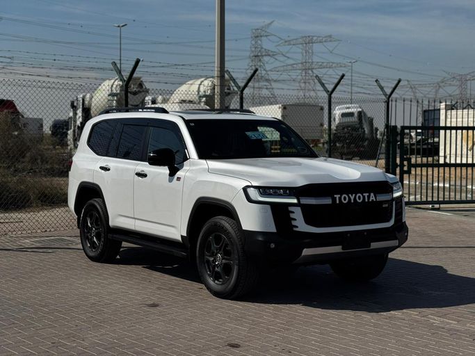 مستعملة Toyota Land Cruiser Twin Turbo السلسلة 300, 3.5 l, 2024 في في دبي من AL HUSNAIN MOTORS FZE، اللون أبيض.  | AUTO.AE | إعلان #243912
