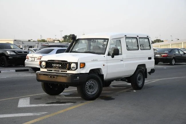 Новый Toyota Land Cruiser 70 Series Рестайлинг 2, 4.0 л, 2024 в Дубае от AL MADINA CARS FZE Белый цвет. GCC | AUTO.AE | Объявление #244894