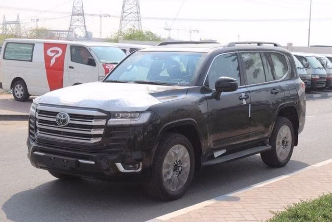 Новый Toyota Land Cruiser Twin Turbo 300 Series, 3.5 л, 2024 в Дубае от AL SHERAA AL MALAKI Черный цвет. Европейская | AUTO.AE | Объявление #244994
