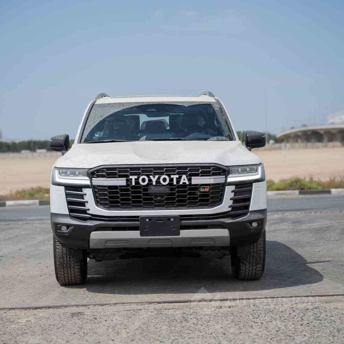 Новый Toyota Land Cruiser 300 Series, 3.3 л, 2025 в Дубае от Auto Vision LLC Белый цвет.  | AUTO.AE