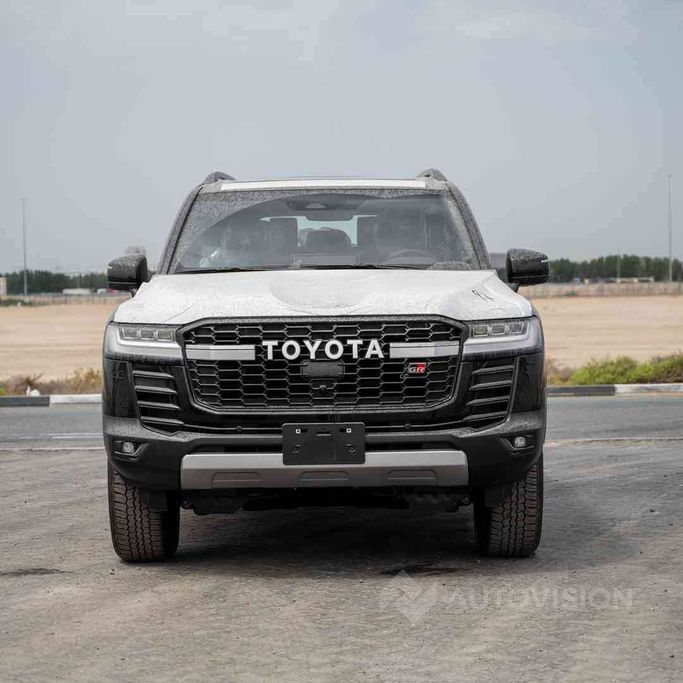 Новый Toyota Land Cruiser Twin Turbo 300 Series, 3.5 л, 2025 в Дубае от Auto Vision LLC Черный цвет.  | AUTO.AE