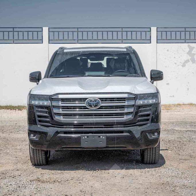 Новый Toyota Land Cruiser Twin Turbo 300 Series, 3.5 л, 2025 в Дубае от Auto Vision LLC Черный цвет.  | AUTO.AE