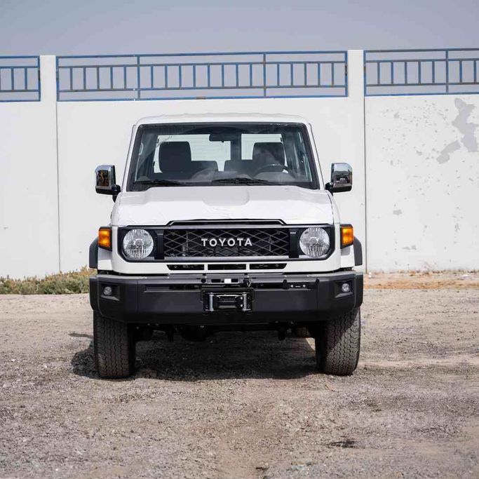 Новый Toyota Land Cruiser 70 Series Рестайлинг 2, 4.0 л, 2025 в Дубае от Auto Vision LLC Белый цвет.  | AUTO.AE | Объявление #245562