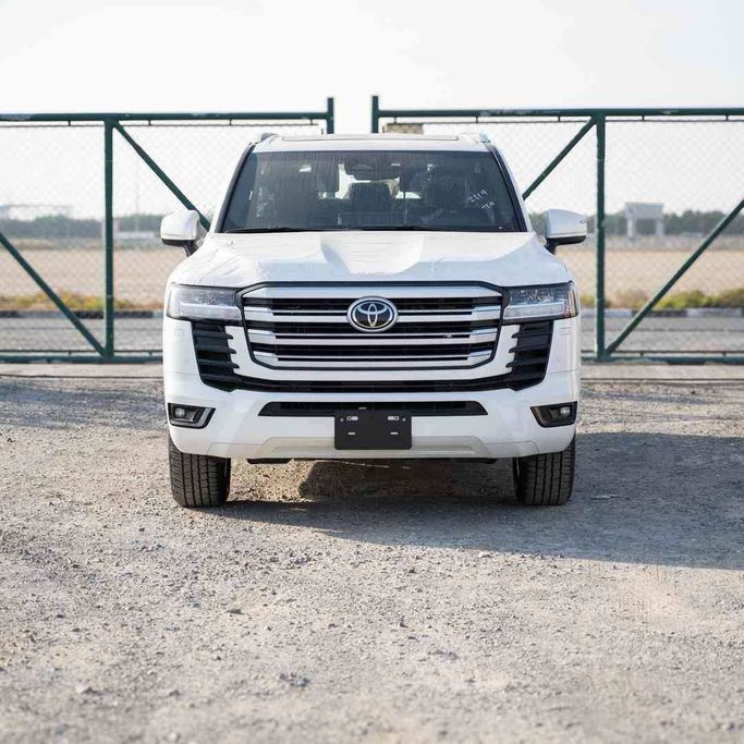 Новый Toyota Land Cruiser 300 Series, 3.3 л, 2025 в Дубае от Auto Vision LLC Белый цвет.  | AUTO.AE