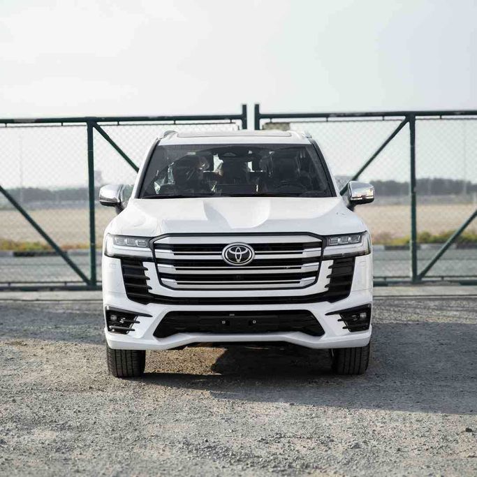 Новый Toyota Land Cruiser Twin Turbo 300 Series, 3.5 л, 2025 в Дубае от Auto Vision LLC Белый цвет.  | AUTO.AE