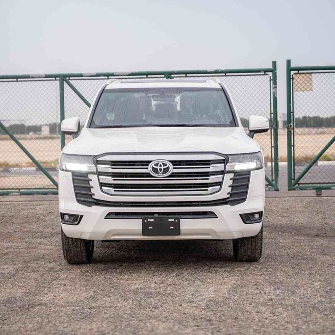 Новый Toyota Land Cruiser 300 Series, 4.0 л, 2025 в Дубае от Auto Vision LLC Белый цвет.  | AUTO.AE
