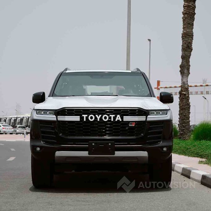 Новый Toyota Land Cruiser 300 Series, 3.3 л, 2024 в Дубае от Auto Vision LLC Черный цвет.  | AUTO.AE