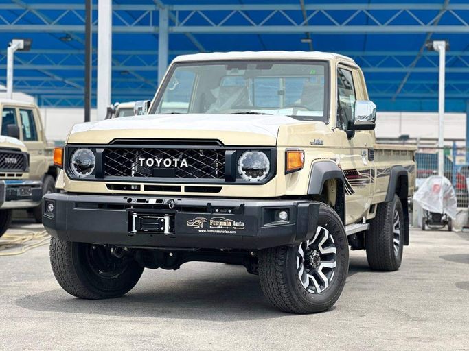 Новый Toyota Land Cruiser 70 Series Рестайлинг 2, 4.0 л, 2026 в Дубае от FORMULA AUTO Бежевый цвет. GCC | AUTO.AE | Объявление #248609