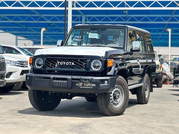 جديدة Toyota Land Cruiser 70 Series 70 Series Facelift 2, 2.8 l, 2026 في في دبي من FORMULA AUTO، اللون أسود. مواصفات الخليج | AUTO.AE | إعلان #249683