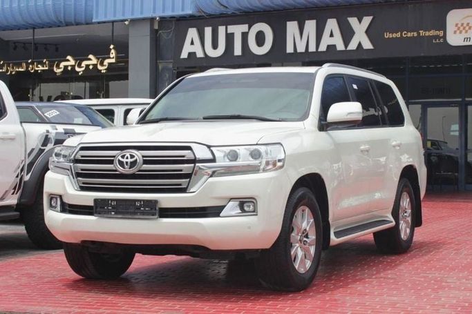 مستعملة Toyota Land Cruiser 200 Series 200 Series Facelift 2, 5.7 l, 2017 في في دبي من Auto Max used Car Trading LLC، اللون أبيض. مواصفات الخليج | AUTO.AE | إعلان #251399
