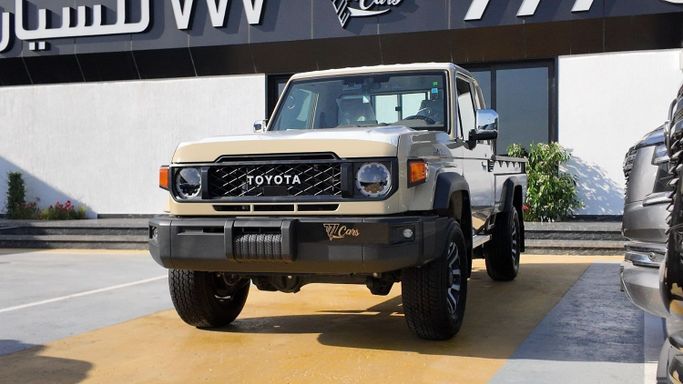 Новый Toyota Land Cruiser 70 Series Рестайлинг 2, 4.0 л, 2026 в Дубае от 777 CARS Бежевый цвет. GCC | AUTO.AE | Объявление #251580