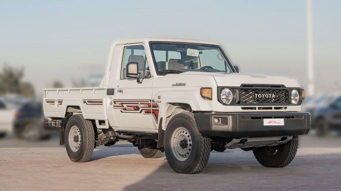 Новый Toyota Land Cruiser 70 Series Рестайлинг 2, 4.0 л, 2025 в Дубае от CGM Auto Белый цвет.  | AUTO.AE | Объявление #253682