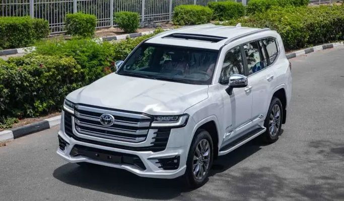 جديدة Toyota Land Cruiser Twin Turbo السلسلة 300, 3.5 l, 2026 في في دبي من Dresden Motors، اللون أبيض. أخرى | AUTO.AE | إعلان #253716