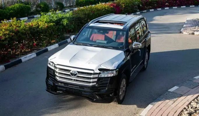 جديدة Toyota Land Cruiser Twin Turbo السلسلة 300, 3.5 l, 2026 في في دبي من Dresden Motors، اللون أسود. مواصفات الخليج | AUTO.AE | إعلان #253720