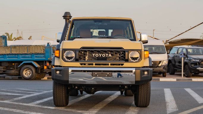 Новый Toyota Land Cruiser 70 Series Рестайлинг 2, 4.0 л, 2026 в Дубае от CGM Auto Бежевый цвет.  | AUTO.AE | Объявление #254032