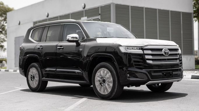 Новый Toyota Land Cruiser i-FORCE MAX 300 Series, 3.4 л, 2026 в Дубае от CGM Auto Черный цвет.  | AUTO.AE | Объявление #254179