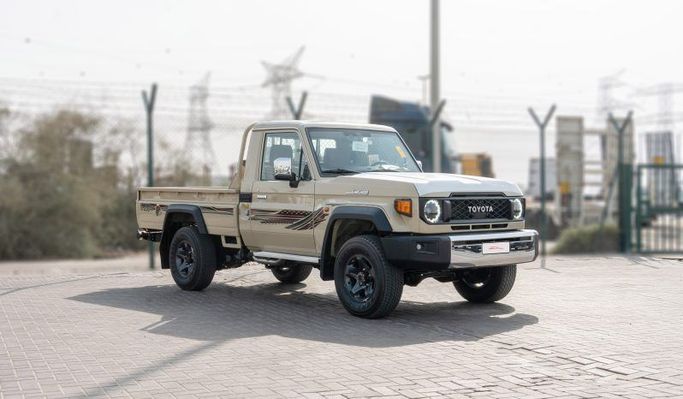 Новый Toyota Land Cruiser 70 Series Рестайлинг 2, 4.2 л, 2026 в Дубае от CGM Auto Бежевый цвет.  | AUTO.AE | Объявление #254519