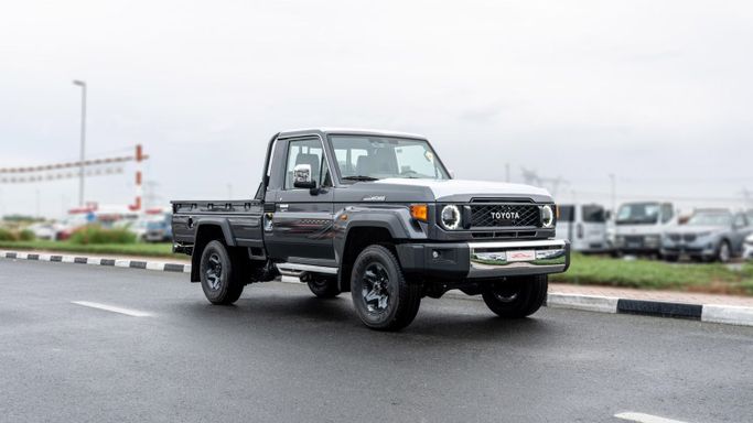 Новый Toyota Land Cruiser 70 Series Рестайлинг 2, 2.8 л, 2026 в Дубае от CGM Auto Серый цвет.  | AUTO.AE | Объявление #254522
