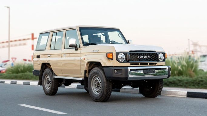 Новый Toyota Land Cruiser 70 Series Рестайлинг 2, 4.0 л, 2026 в Дубае от CGM Auto Бежевый цвет.  | AUTO.AE | Объявление #254560