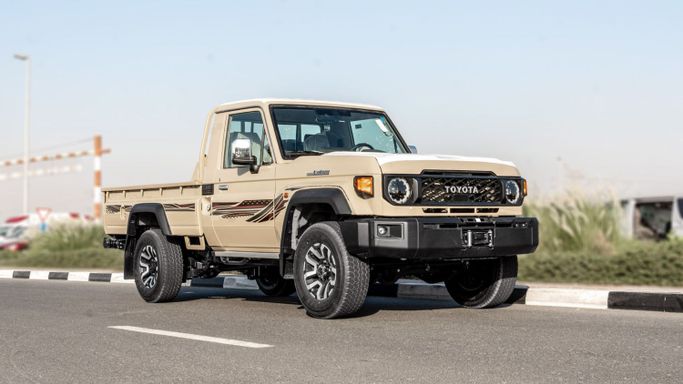 Новый Toyota Land Cruiser 70 Series Рестайлинг 2, 4.0 л, 2026 в Дубае от CGM Auto Бежевый цвет.  | AUTO.AE | Объявление #254563