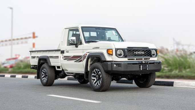 Новый Toyota Land Cruiser 70 Series Рестайлинг 2, 4.0 л, 2026 в Дубае от CGM Auto Белый цвет.  | AUTO.AE | Объявление #254564