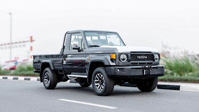 Новый Toyota Land Cruiser 70 Series Рестайлинг 2, 4.0 л, 2026 в Дубае от CGM Auto Серый цвет.  | AUTO.AE | Объявление #254567