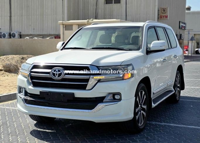 Подержанный Toyota Land Cruiser 200 Series Рестайлинг 2, 4.0 л, 2019 в Дубае от Alhamd Motors Белый цвет.  | AUTO.AE | Объявление #258851