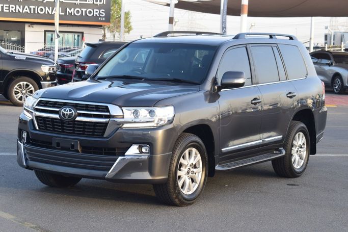 Подержанный Toyota Land Cruiser 200 Series Рестайлинг 2, 4.5 л, 2019 в Дубае от Alhamd Motors Серый цвет.  | AUTO.AE | Объявление #258855