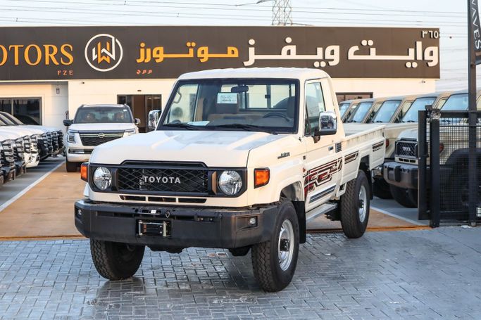 جديدة Toyota Land Cruiser 70 Series 70 Series Facelift 2, 4.0 l, 2025 في في دبي من White Waves Motors Fze، اللون أبيض. مواصفات الخليج | AUTO.AE | إعلان #259315