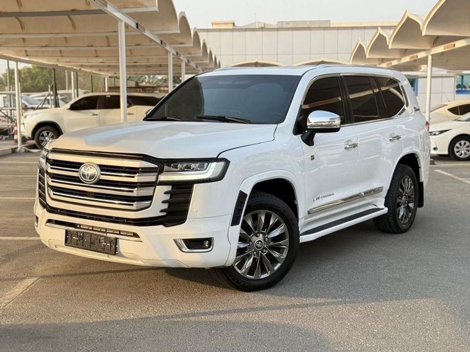 Used Toyota Land Cruiser Twin Turbo 300 Series, 3.5 l, 2024 in Dubai by HH MOTORS CORPORATION, White color. GCC Specs | AUTO.AE | Listing #260077