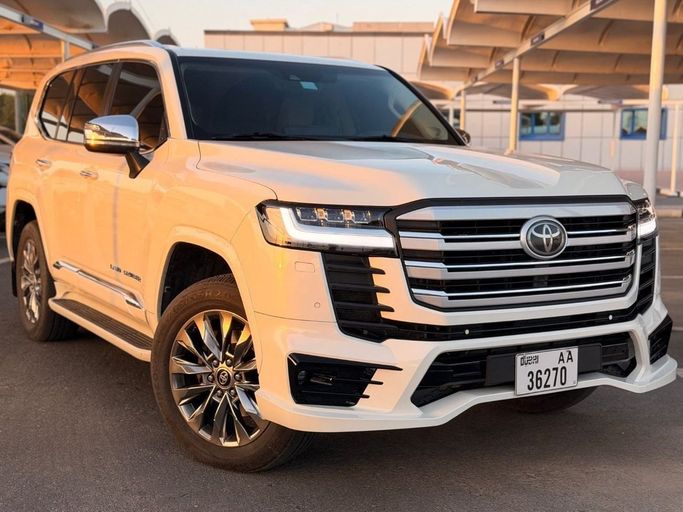 Подержанный Toyota Land Cruiser Twin Turbo 300 Series, 3.5 л, 2022 в Дубае от HH MOTORS CORPORATION Белый цвет. GCC | AUTO.AE | Объявление #260082
