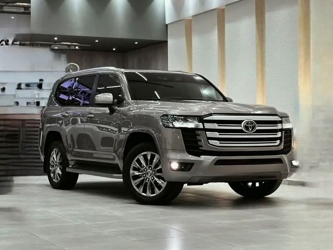 Подержанный Toyota Land Cruiser 300 Series, 4.0 л, 2022 в Дубае от HH MOTORS CORPORATION Коричневый цвет. GCC | AUTO.AE | Объявление #260086