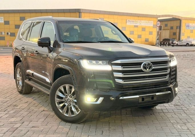 مستعملة Toyota Land Cruiser 200 Series 200 Series Facelift 2, 4.0 l, 2018 في في دبي من HH MOTORS CORPORATION، اللون أسود. مواصفات الخليج | AUTO.AE | إعلان #260090