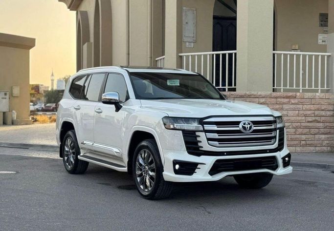Подержанный Toyota Land Cruiser Twin Turbo 300 Series, 3.5 л, 2023 в Дубае от HH MOTORS CORPORATION Белый цвет. GCC | AUTO.AE | Объявление #260091