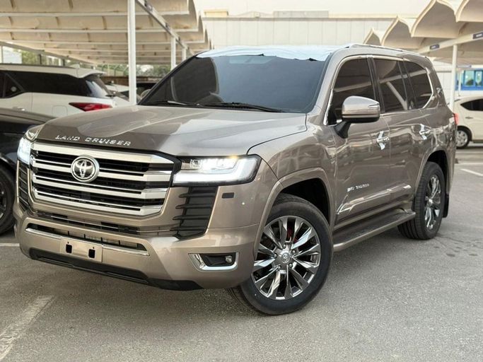 Подержанный Toyota Land Cruiser 200 Series Рестайлинг 2, 4.0 л, 2016 в Дубае от HH MOTORS CORPORATION Коричневый цвет. GCC | AUTO.AE | Объявление #260100
