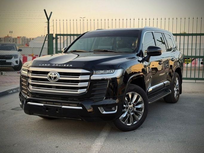 Подержанный Toyota Land Cruiser 200 Series Рестайлинг 2, 4.0 л, 2019 в Дубае от HH MOTORS CORPORATION Черный цвет. GCC | AUTO.AE | Объявление #260108