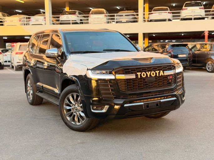 Подержанный Toyota Land Cruiser 200 Series Рестайлинг 2, 4.6 л, 2018 в Дубае от HH MOTORS CORPORATION Черный цвет. GCC | AUTO.AE | Объявление #260120