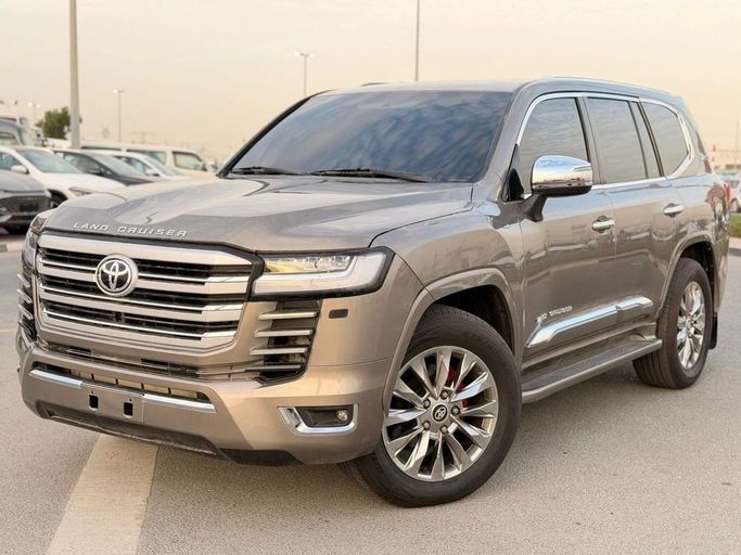 Подержанный Toyota Land Cruiser 200 Series Рестайлинг 2, 4.6 л, 2016 в Дубае от HH MOTORS CORPORATION Коричневый цвет. GCC | AUTO.AE | Объявление #260175