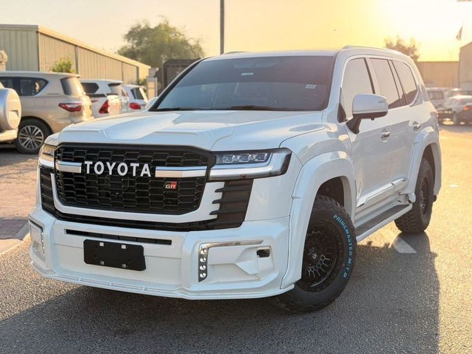 مستعملة Toyota Land Cruiser 200 Series 200 Series Facelift 2, 4.0 l, 2017 في في دبي من HH MOTORS CORPORATION، اللون أبيض. مواصفات الخليج | AUTO.AE | إعلان #260200